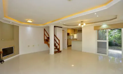 Casa em condomínio fechado com 3 quartos à venda na rua adão gregory, 155, mário quintana, porto alegre, 263 m2 por r$ 530.000