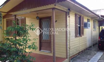 Casa em condomínio fechado com 3 quartos à venda na Avenida São Sebastião, 115, Nonoai, Porto Alegre, 200 m2 por R$ 424.000
