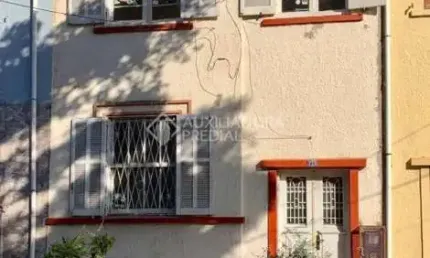 Casa com 3 quartos à venda na Rua Dom João VI, 233, Medianeira, Porto Alegre, 150 m2 por R$ 285.000