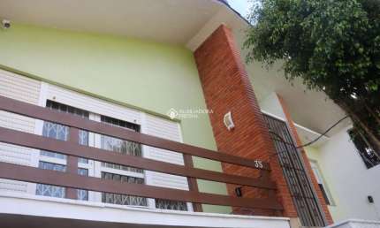 Casa com 3 quartos à venda na Rua Vladimir Herzog, 35, Jardim Carvalho, Porto Alegre, 253 m2 por R$ 650.000