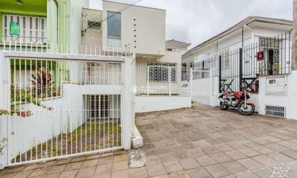 Casa comercial à venda na Avenida Cristóvão Colombo, 2586, Floresta, Porto Alegre, 293 m2 por R$ 1.600.000