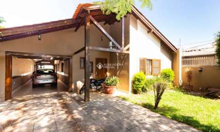 Casa com 3 quartos à venda na Rua Mem de Sá, 529, Nossa Senhora das Graças, Canoas, 204 m2 por R$ 874.000