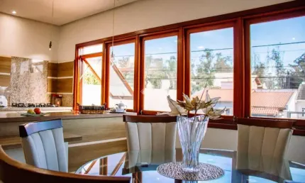 Casa com 3 quartos à venda na Rua País de Gales, 504, Marechal Rondon, Canoas, 204 m2 por R$ 1.590.000