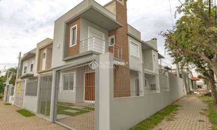 Casa com 3 quartos à venda na Rua Érico Veríssimo, 53, Nossa Senhora das Graças, Canoas, 132 m2 por R$ 780.000