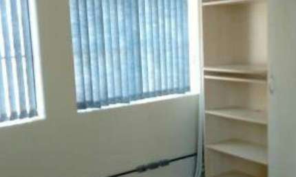 Sala comercial à venda na Rua Vigário José Inácio, 371, Centro Histórico, Porto Alegre, 30 m2 por R$ 75.000