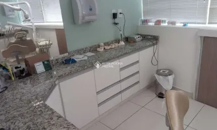 Sala comercial à venda na Rua Professor Annes Dias, 166, Centro Histórico, Porto Alegre, 32 m2 por R$ 240.000