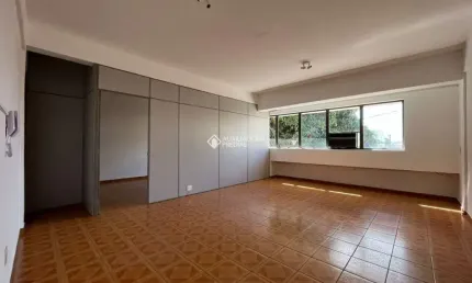 Prédio à venda na rua aparício mariense, 91, passo da areia, porto alegre, 661 m2 por r$ 1.800.000