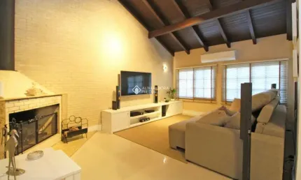 Casa com 3 quartos à venda na rua doutor egydio michaelsen, 240, cavalhada, porto alegre, 245 m2 por r$ 980.000
