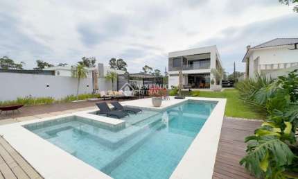 Casa em condomínio fechado com 4 quartos à venda na Avenida Juca Batista, 9000, Chapéu do Sol, Porto Alegre, 366 m2 por R$ 2.800.000