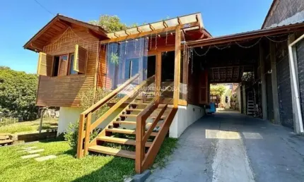 Casa com 5 quartos à venda na Berlim, 34, Palace Hotel, Canela, 250 m2 por R$ 1.150.000