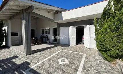 Casa com 4 quartos à venda na Uruguai, 593, Zona Norte, Capão da Canoa, 340 m2 por R$ 2.130.000