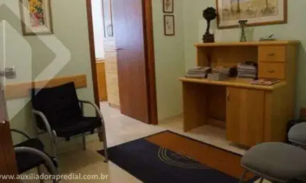 Sala comercial à venda na avenida taquara, 353, petrópolis, porto alegre, 31 m2 por r$ 205.000
