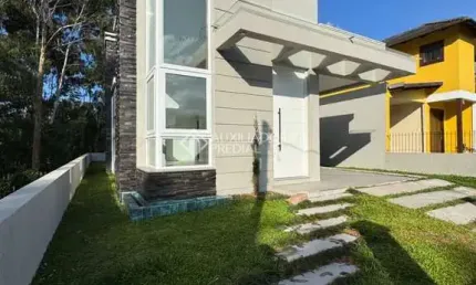 Casa com 2 quartos à venda na Das Rochas, 144, Vila Dante, Canela, 99 m2 por R$ 990.000