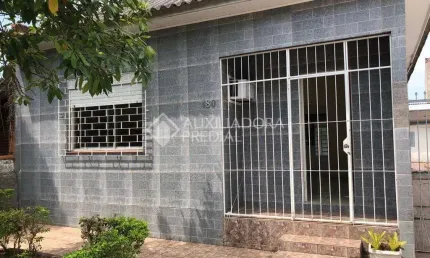 Casa com 2 quartos à venda na Rua Bartolomeu Dias, 180, Jardim Itu Sabará, Porto Alegre, 150 m2 por R$ 470.000