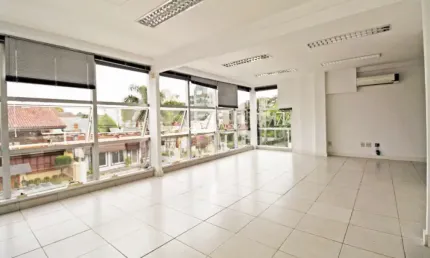 Prédio à venda na rua desembargador espiridião de lima medeiros, 168, três figueiras, porto alegre, 383 m2 por r$ 2.990.000