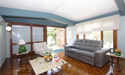 Casa com 3 quartos à venda na Rua Veronese, 297, São Sebastião, Porto Alegre, 214 m2 por R$ 990.000