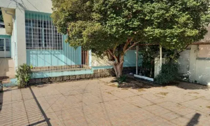 Casa com 3 quartos à venda na Avenida Saturnino de Brito, 523, Vila Jardim, Porto Alegre, 389 m2 por R$ 945.000