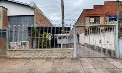 Casa com 4 quartos à venda na Rua Piauí, 305, Santa Maria Goretti, Porto Alegre, 200 m2 por R$ 400.000