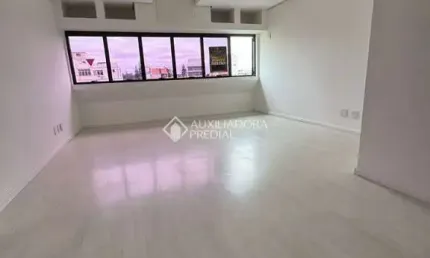 Sala comercial à venda na Rua Itapeva, 90, Passo da Areia, Porto Alegre, 102 m2 por R$ 249.850