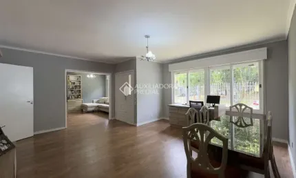 Casa com 4 quartos à venda na Rua Doutor Ney de Almeida Brito, 105, Jardim Lindóia, Porto Alegre, 241 m2 por R$ 1.120.000