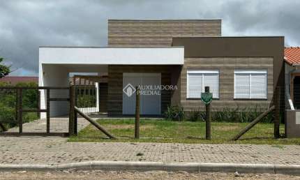 Casa com 4 quartos à venda na Olavo Bilac, 100, Atlântida, Xangri-Lá, 158 m2 por R$ 870.000