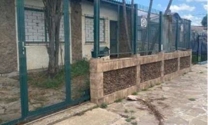Casa com 3 quartos à venda na Rua Oliveira Lopes, 1455, Sarandi, Porto Alegre, 300 m2 por R$ 450.000