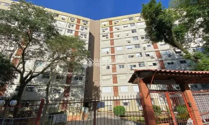 Apartamento com 2 quartos à venda na Rua Moyses Antunes da Cunha, 55, Santo Antônio, Porto Alegre, 52 m2 por R$ 240.000