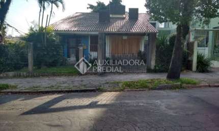 Casa em condomínio fechado com 4 quartos à venda na Rua Roque Calage, 382, Passo da Areia, Porto Alegre, 160 m2 por R$ 1.800.000