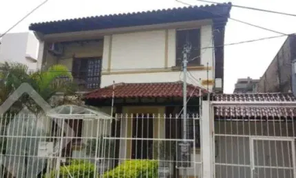 Casa em condomínio fechado com 5 quartos à venda na rua barão de cerro largo, 56, menino deus, porto alegre, 330 m2 por r$ 1.590.000