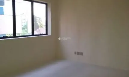Sala comercial à venda na Avenida Cristóvão Colombo, 3187, Moinhos de Vento, Porto Alegre, 27 m2 por R$ 135.000
