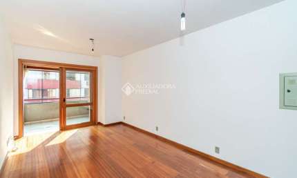Apartamento com 2 quartos à venda na Rua Luiz de Camões, 131, Santo Antônio, Porto Alegre, 70 m2 por R$ 390.000