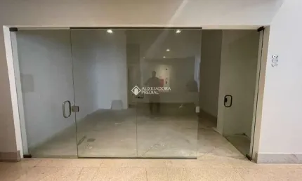 Ponto comercial à venda na Avenida Independência, 1183, Independência, Porto Alegre, 43 m2 por R$ 299.000