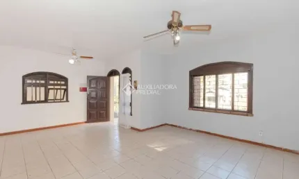 Casa com 3 quartos à venda na Travessa Nova Trento, 112, Tristeza, Porto Alegre, 310 m2 por R$ 900.000