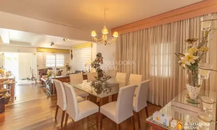 Casa em condomínio fechado com 3 quartos à venda na Avenida José Gertum, 355, Chácara das Pedras, Porto Alegre, 295 m2 por R$ 2.299.989