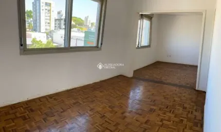 Apartamento com 2 quartos à venda na Avenida Benjamin Constant, 1559, São João, Porto Alegre, 84 m2 por R$ 220.000