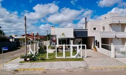 Casa com 3 quartos à venda na Pérola, 511, Centro, Xangri-Lá, 145 m2 por R$ 850.000