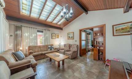 Casa com 4 quartos à venda na Rua Gávea, 243, Ipanema, Porto Alegre, 338 m2 por R$ 899.000