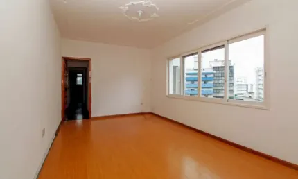 Apartamento com 2 quartos à venda na Praça Conde de Porto Alegre, 37, Centro Histórico, Porto Alegre, 77 m2 por R$ 322.000
