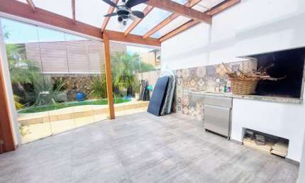Casa em condomínio fechado com 3 quartos à venda na Rua Irany de Oliveira Sant'Anna, 160, Hípica, Porto Alegre, 142 m2 por R$ 729.900