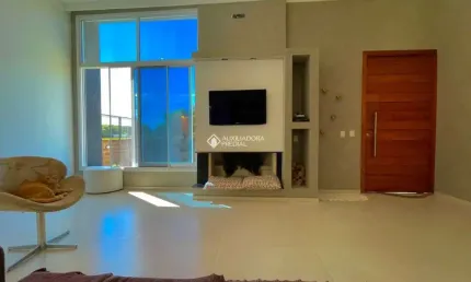 Casa com 3 quartos à venda na Rua Luiz Delfino, 210, Espírito Santo, Porto Alegre, 155 m2 por R$ 999.900