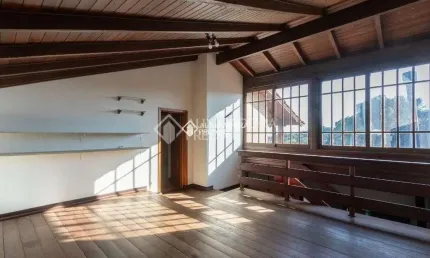 Casa com 3 quartos à venda na Avenida da Serraria, 800, Espírito Santo, Porto Alegre, 220 m2 por R$ 848.000