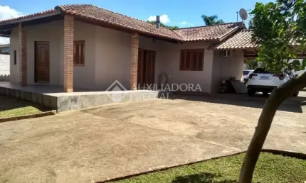 Casa com 2 quartos à venda na do jesuíno - lado par, 520, lageado, porto alegre, 127 m2 por r$ 590.000