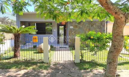 Casa em condomínio fechado com 3 quartos à venda na Rua Antônio Josephino Perrone, 343, Espírito Santo, Porto Alegre, 300 m2 por R$ 540.000