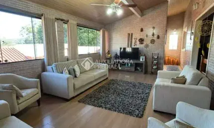 Casa com 3 quartos à venda na avenida orleaes, 744, guarujá, porto alegre, 318 m2 por r$ 600.000