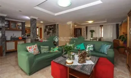 Casa com 3 quartos à venda na Travessa Miguel Pereira, 120, Medianeira, Porto Alegre, 544 m2 por R$ 1.748.500