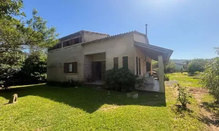 Casa com 4 quartos à venda na Oito Mil e Dezesseis, 133, Lageado, Porto Alegre, 180 m2 por R$ 310.000