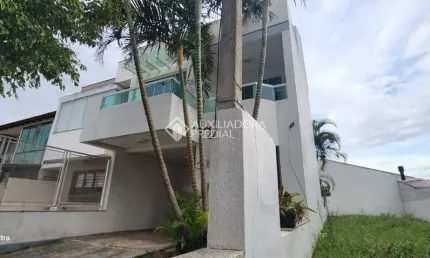 Casa com 3 quartos à venda na rua samuel wainstein, 201, hípica, porto alegre, 208 m2 por r$ 636.000