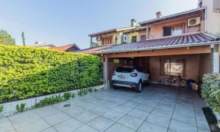 Casa com 3 quartos à venda na rua olécio cavedini, 45, espírito santo, porto alegre, 165 m2 por r$ 640.000