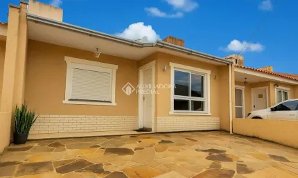 Casa em condomínio fechado com 2 quartos à venda na Rua Embira, 170, Hípica, Porto Alegre, 52 m2 por R$ 290.000