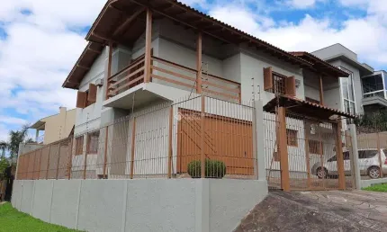 Casa com 4 quartos à venda na Rua Gustavo Leopoldo Feltes, 360, Canudos, Novo Hamburgo, 322 m2 por R$ 890.000